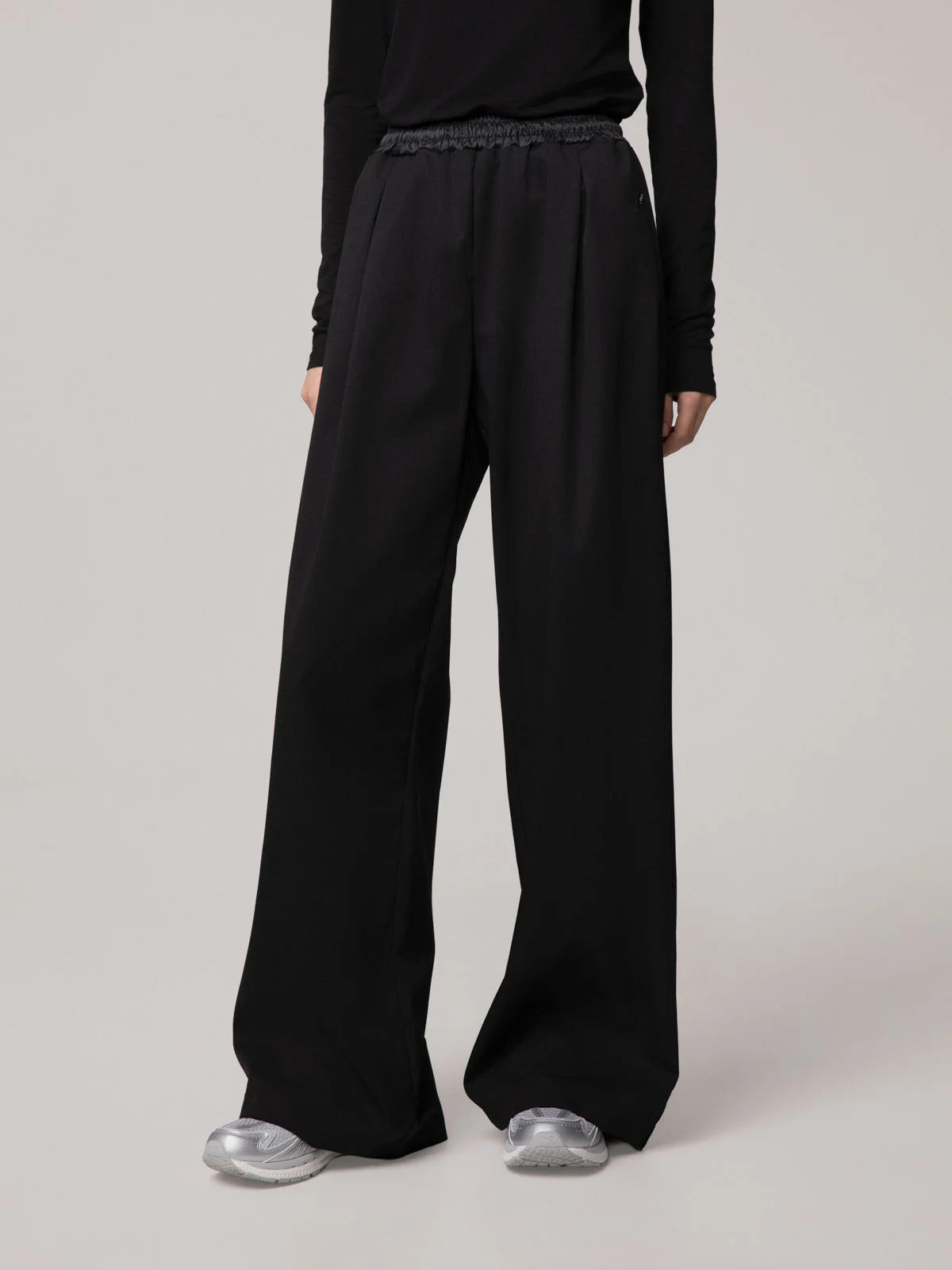 PANTALONE DONNA IN FRESCO LANA CON PENCES E COULISSE NERO HINNOMINATE HMABW03205 NERO HINNOMINATE