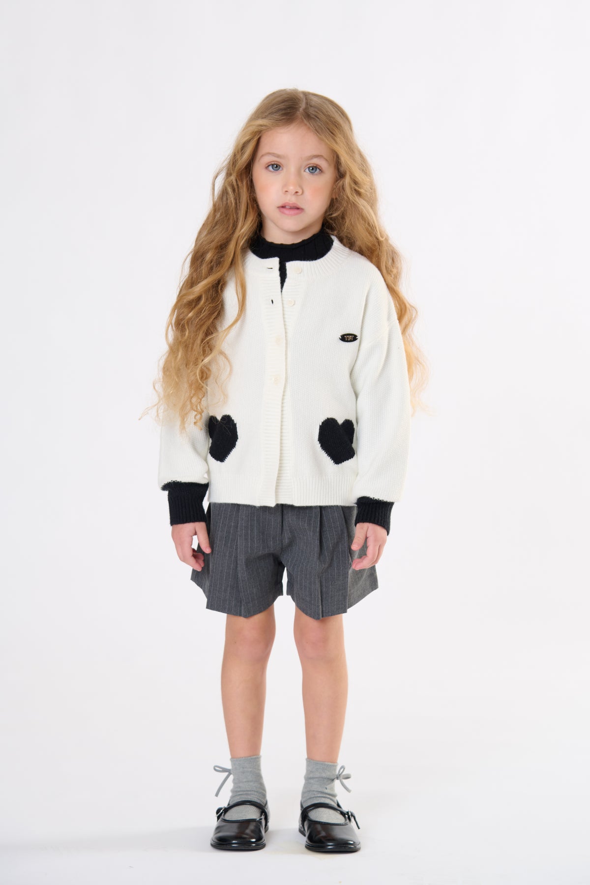 CARDIGAN BAMBINA CON CUORI E BORCHIE LATTE TO BE TOO TB2159M LATTE TO BE TOO