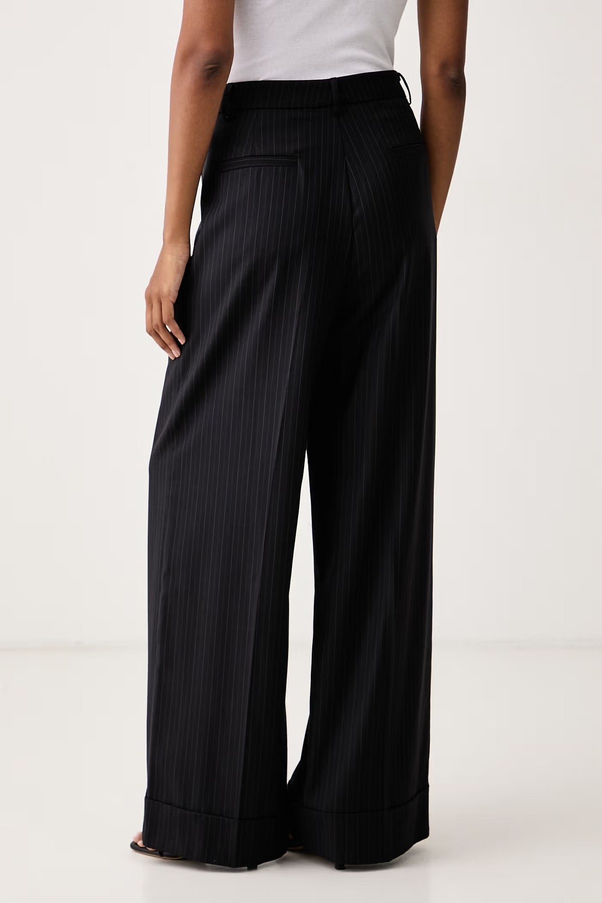 pantalone donna modello palazzo con piegone sul fondo gessato blu vicolo TAC0218 BLU VICOLO