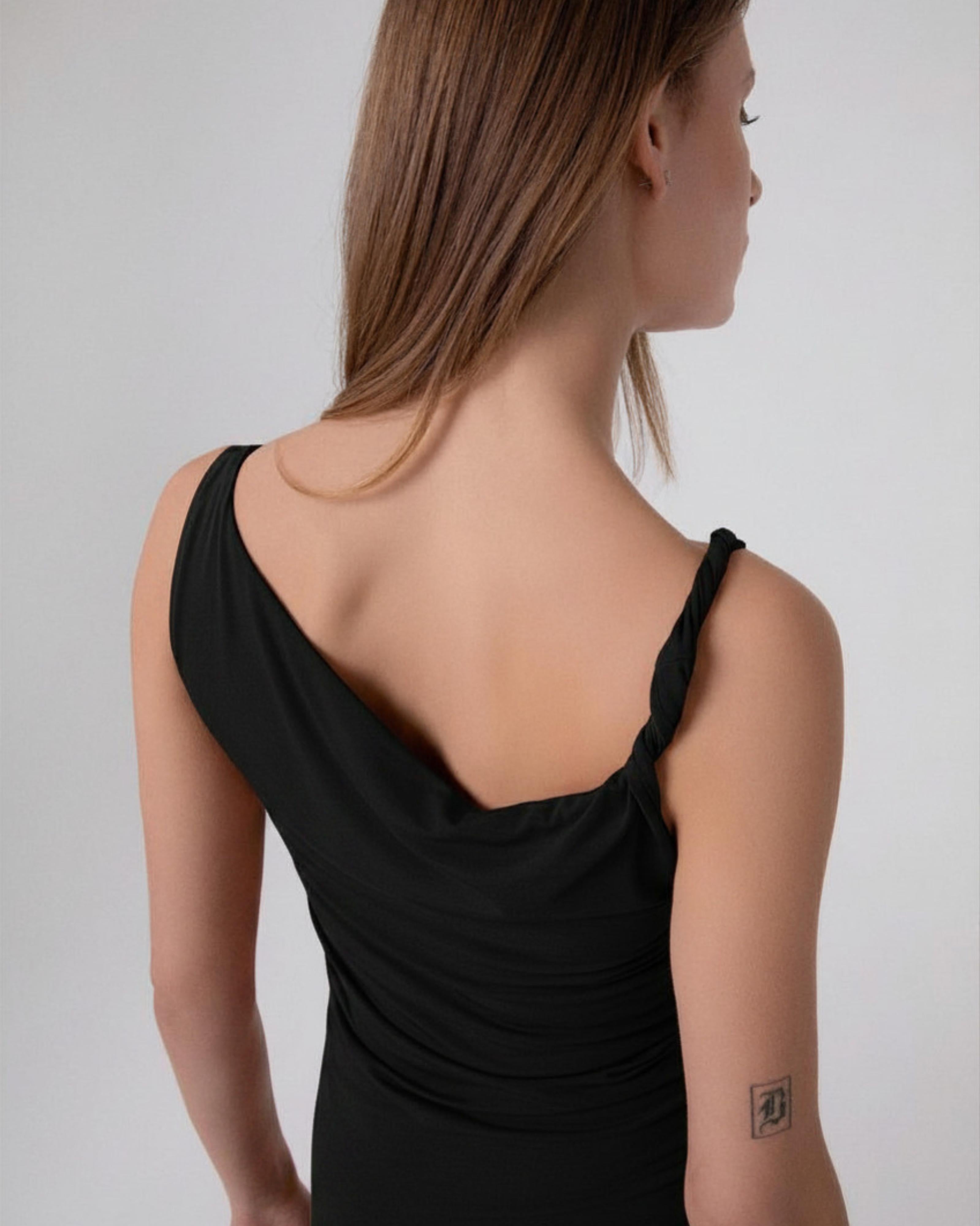 ABITO DONNA CORTO IN VISCOSA CON ARRICCIATURE NERO HINNOMINATE HMABW02500 NERO HINNOMINATE
