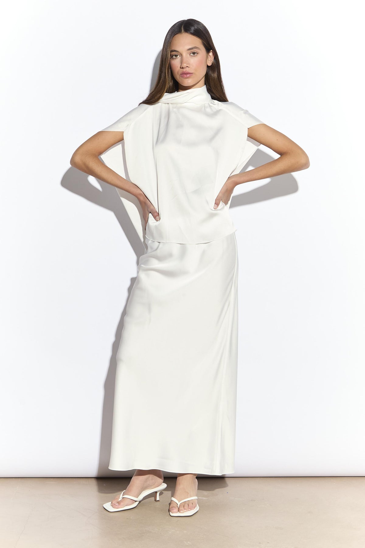 TOP DONNA IN SATIN MEZZA MANICA CON DRAPPO FOULARD BIANCA GLAMOROUS AN5512 BIANCO GLAMOROUS