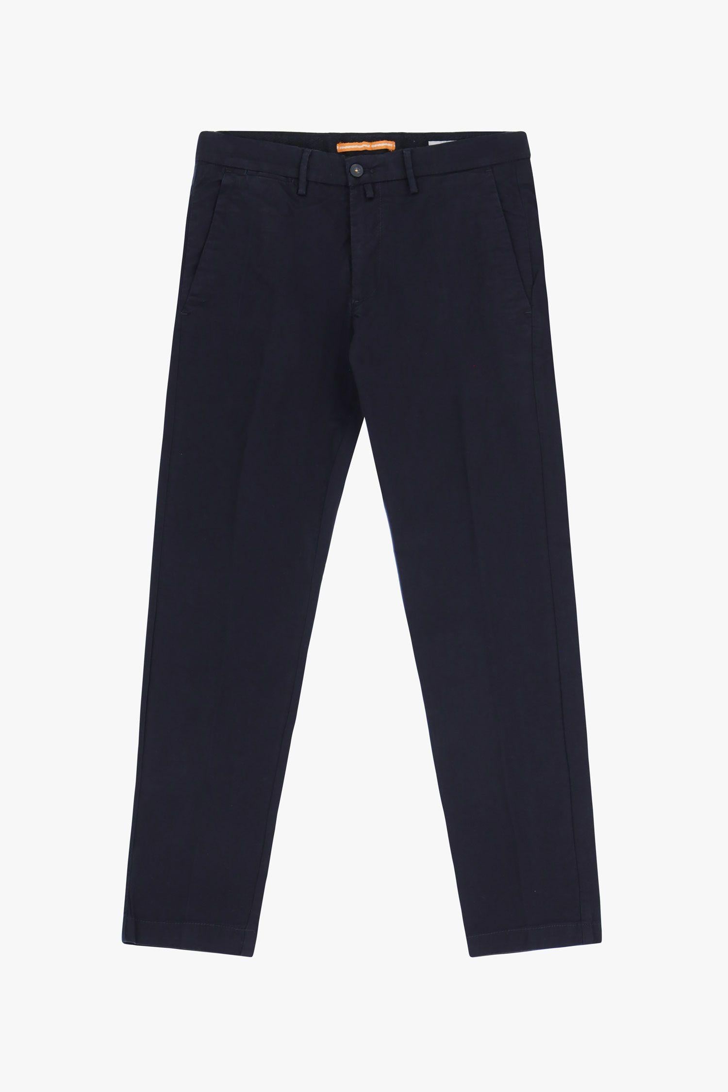 Pantaloni slim-fit monocolour con tasche verticali.