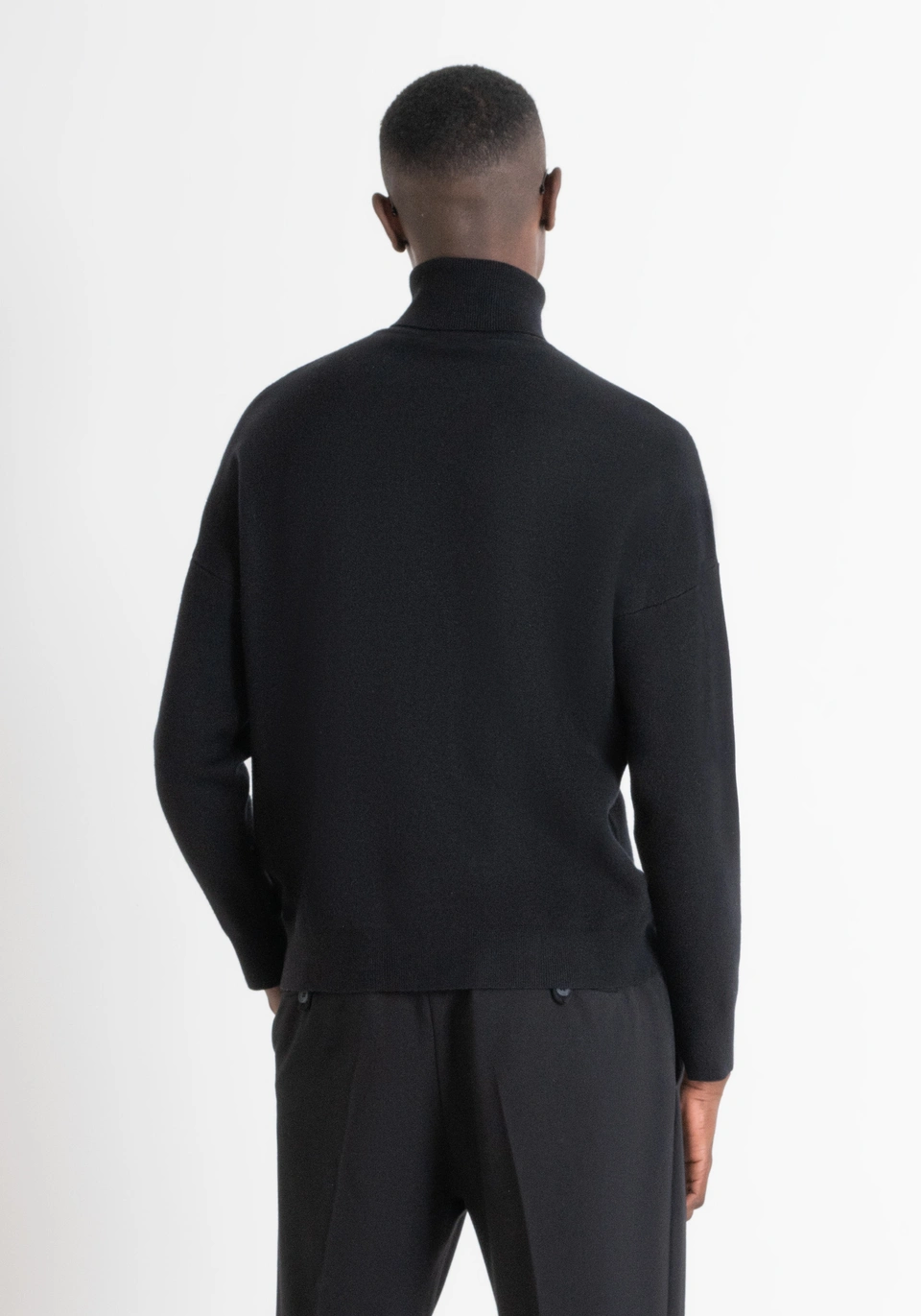 MAGLIA RELAXED FIT IN MISTO VISCOSA E NYLON