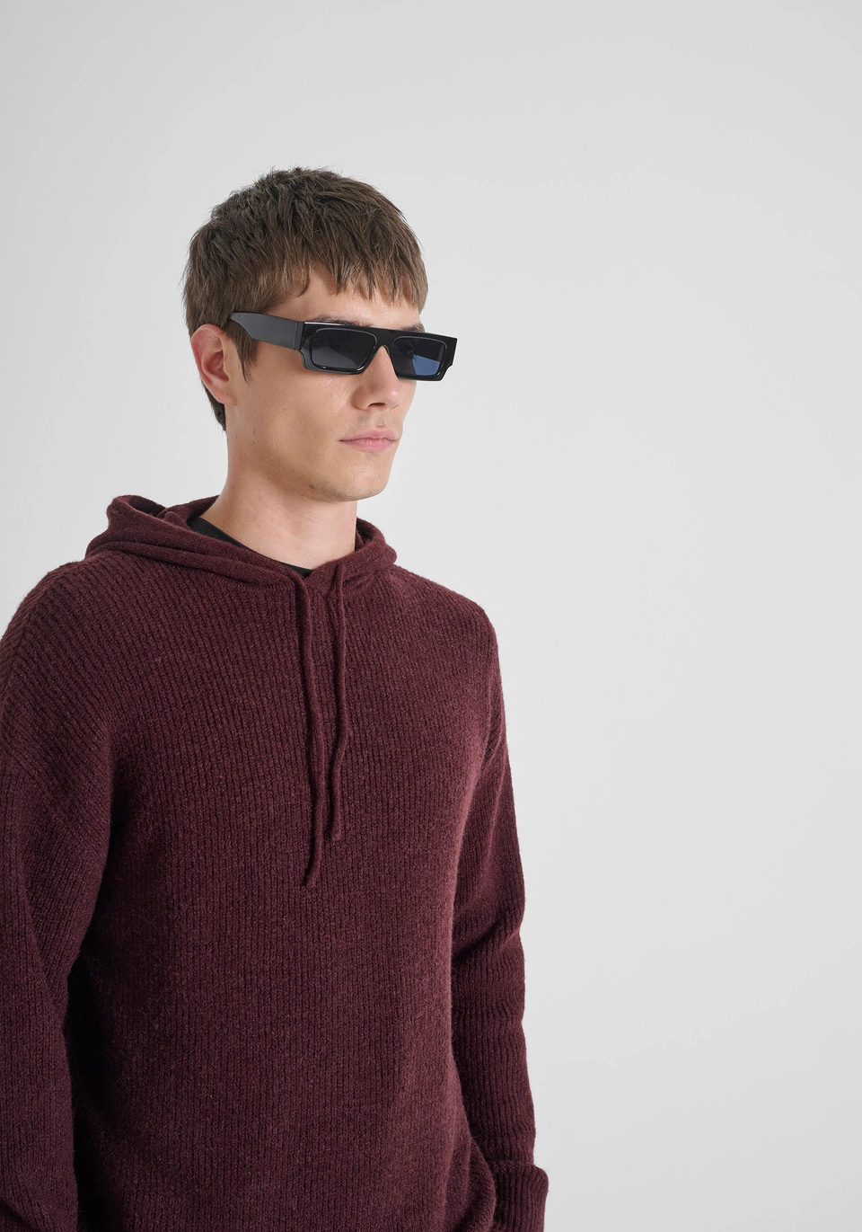 MAGLIONE CON CAPPUCCIO UOMO REGULAR FIT IN LANA MOHAIR CILIEGIA SCURO ANTONY MORATO MMSW01554-YA50071 CILIEGIA SCURA ANTONY MORATO