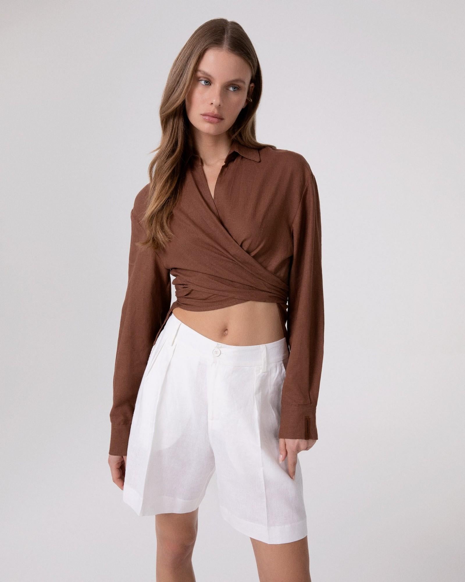 CAMICIA DONNA CORTA IN LINO CON NODO SUL DAVANTI MOKA HINNOMINATE HMABW02633 MOKA HINNOMINATE