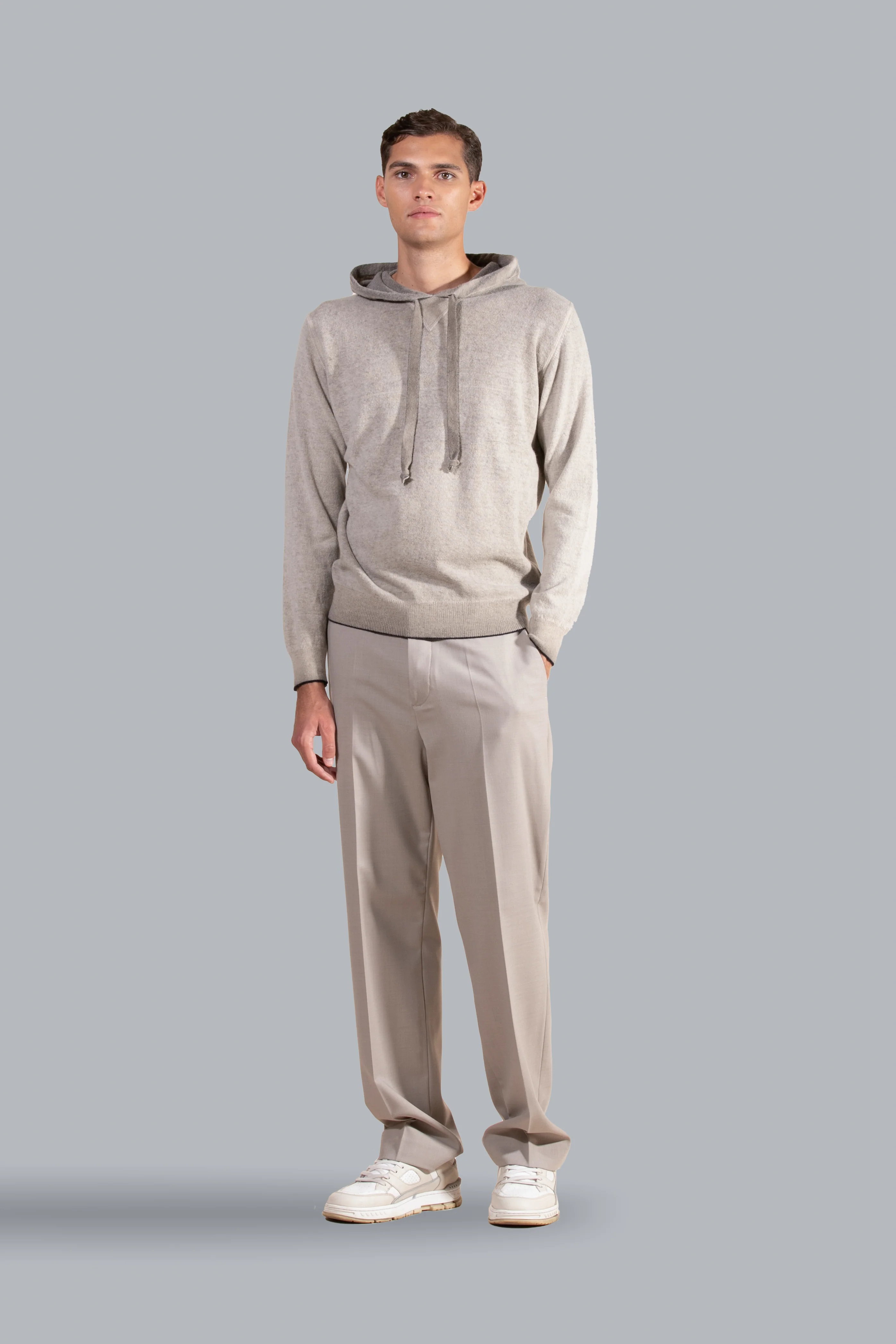 Maglia in lana con cappuccio