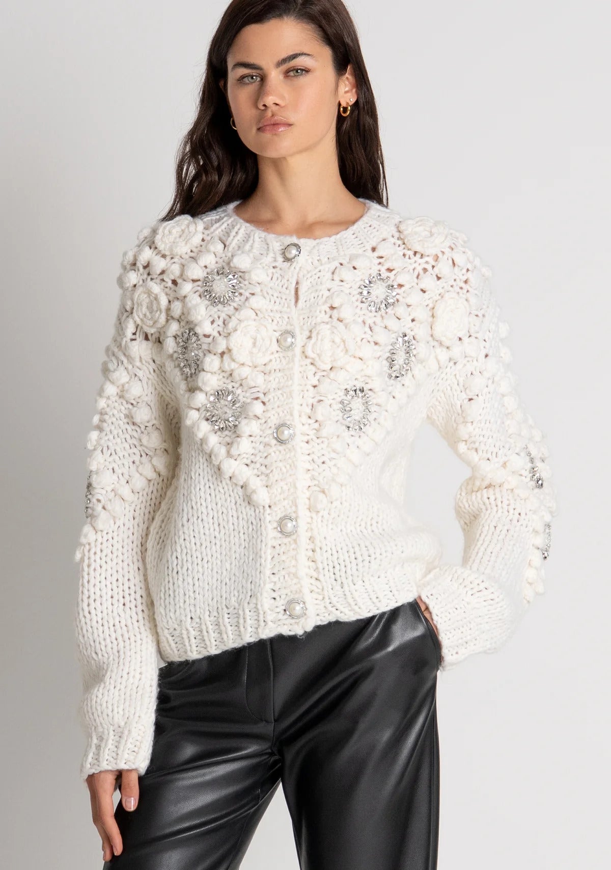 cardigan donna con lavorazione fatta a mano e applicazioni panna fracomina FR26WT8030K465R9 PANNA FRACOMINA 