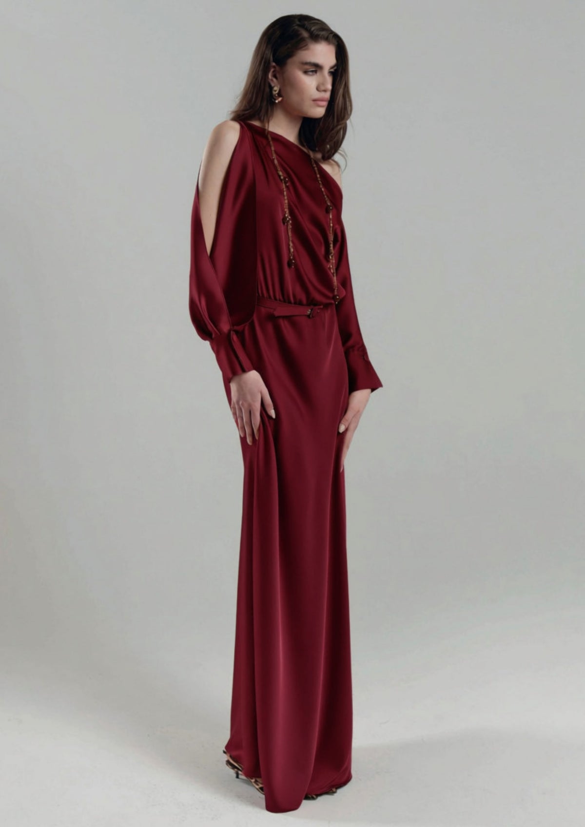 abito donna lungo con tagli sulle maniche e cintura in vita bordeaux shiki SK2627064 AMARENA SHIKI 