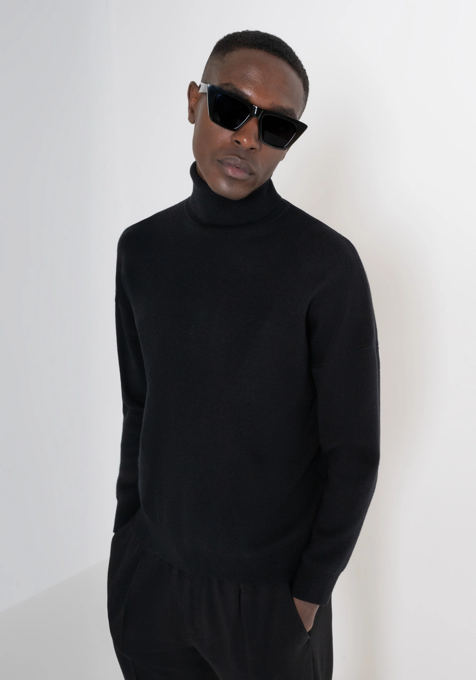 MAGLIA RELAXED FIT IN MISTO VISCOSA E NYLON