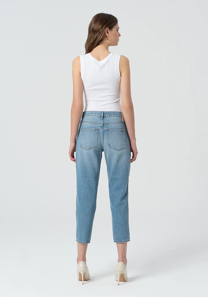 Jeans carrot mom fit in denim con lavaggio medio FR25SVD005D41903 DENIM FRACOMINA 