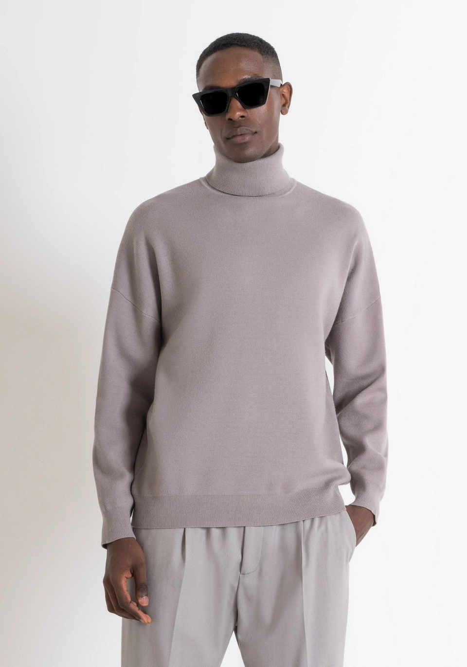 MAGLIA RELAXED FIT IN MISTO VISCOSA E NYLON