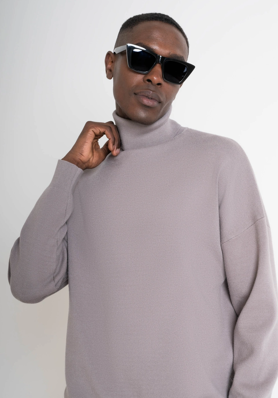 MAGLIA RELAXED FIT IN MISTO VISCOSA E NYLON