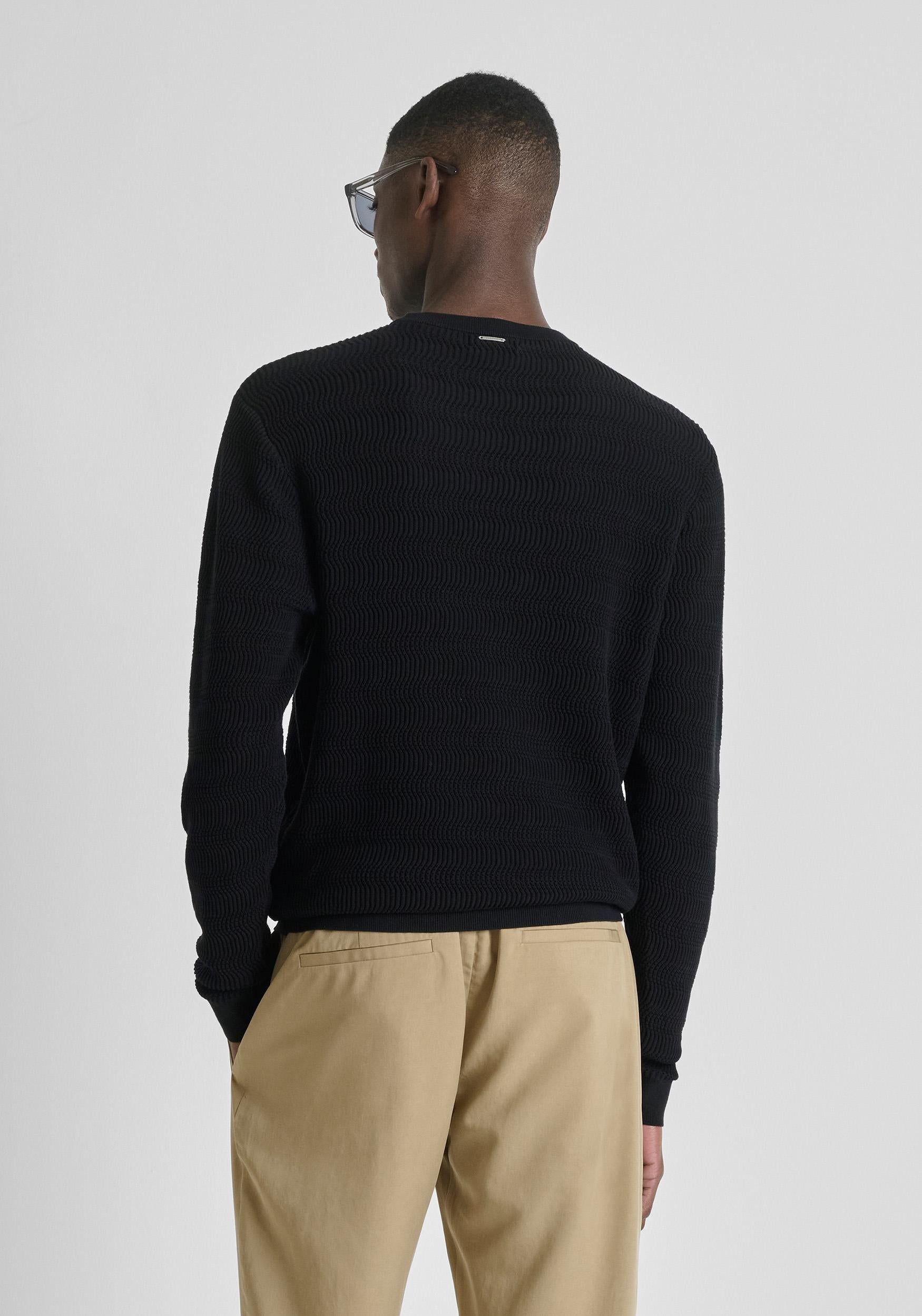 MAGLIA UOMO IN FILATO DI COTONE LAVORATO IN RILIEVO NERO ANTONY MORATO MMSW01578 - YA100071 NERO ANTONY MORATO 