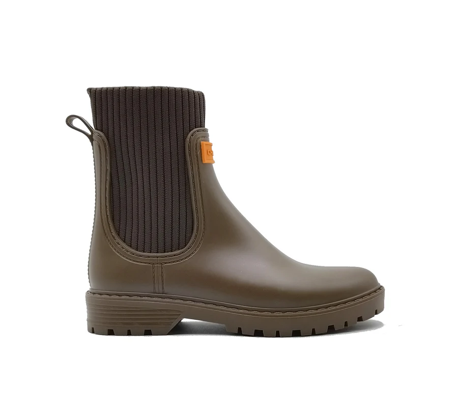 CHELSEA BOOTS