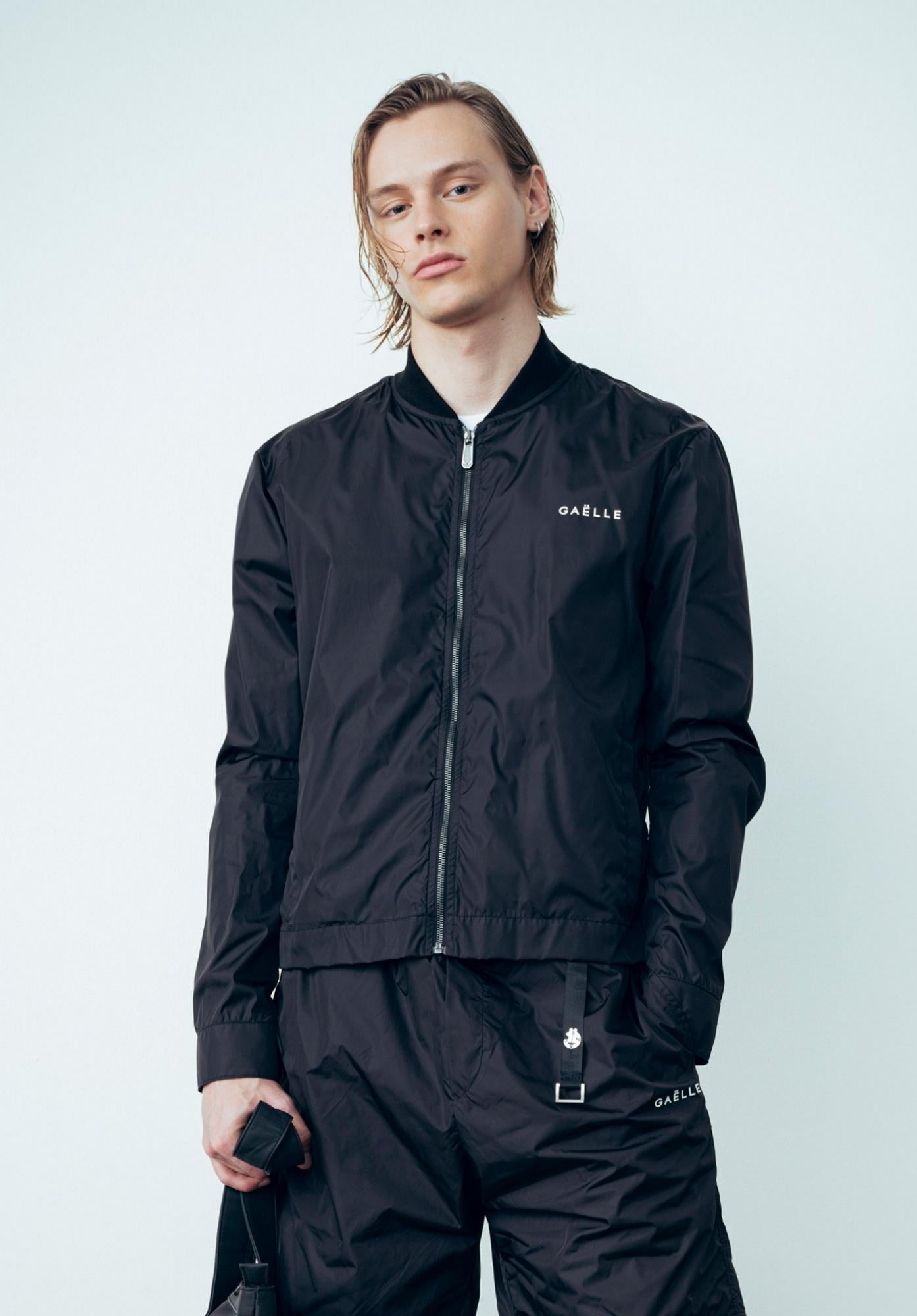OVER-SLEEVE NYLON JACKET