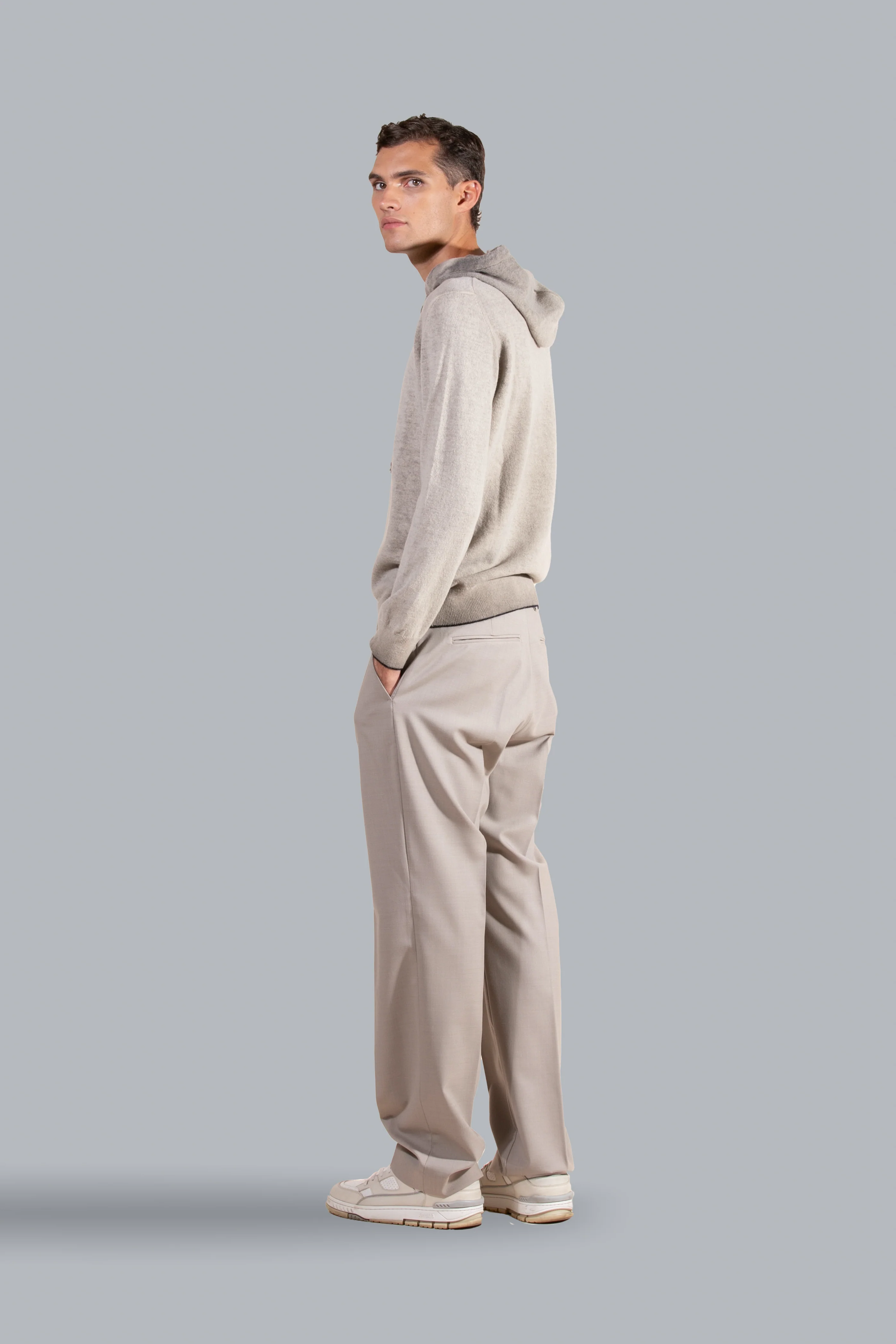 Maglia in lana con cappuccio