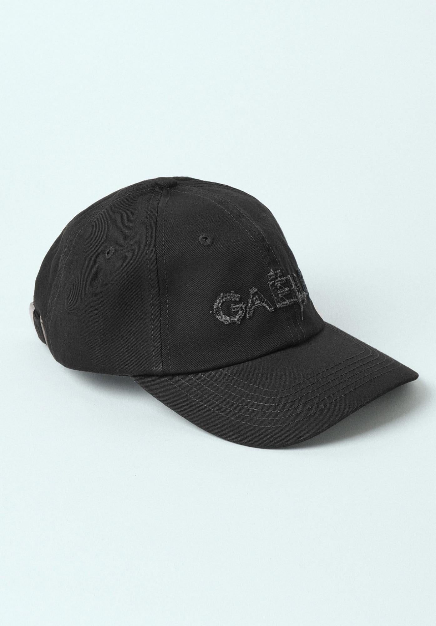 HAT WITH VISOR AND LOGO