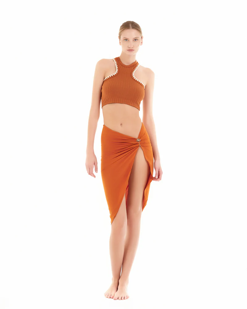 Crop Top Cotazur a costine con dettaglio in crochet sul giromanica CNCA0019 RUGGINE COTAZUR 